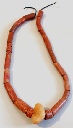 Toga, Bauxit Necklace